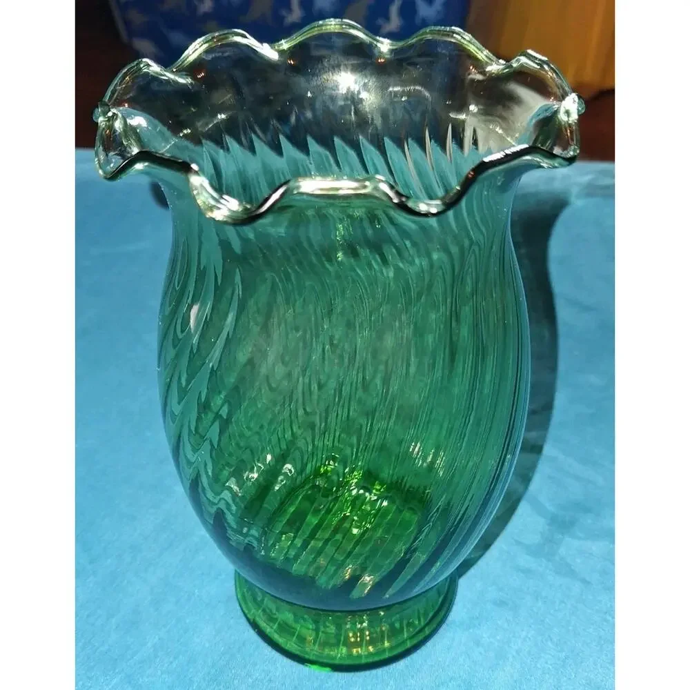 Vintage Anchor Hocking Ruffled Soft Rimmed Vase